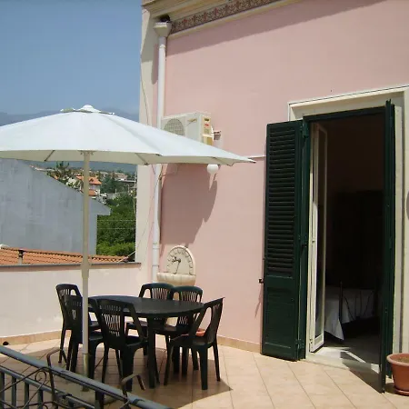 Bed & Breakfast L' Aquila Dell' Etna Santa Venerina
